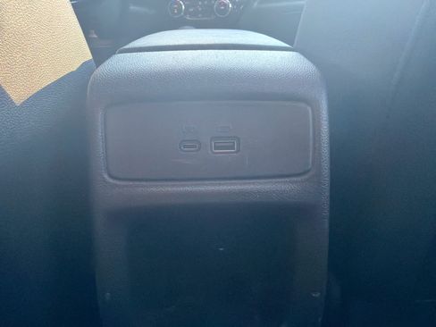 Used 2025 Chevrolet Trax RS w/ Sunroof Package FWD image 25