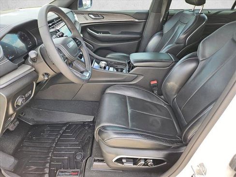 Used 2023 Jeep Grand Cherokee L Overland w/ Luxury Tech Group IV image 14