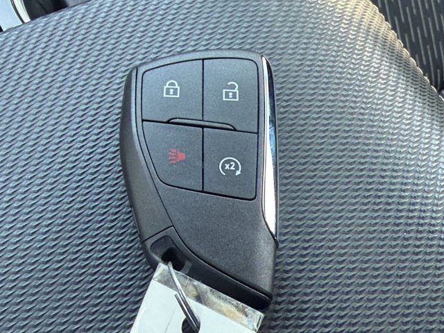Used 2025 Chevrolet Equinox LT w/ Safety and Technology Package FWD image 30