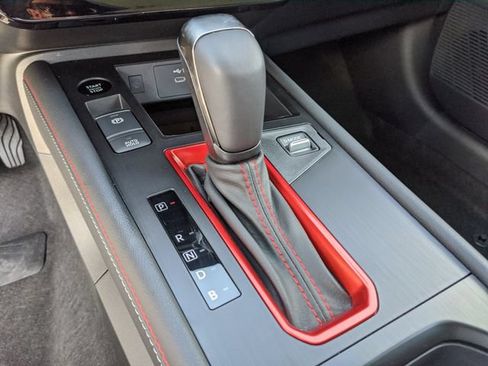Certified 2025 Nissan Kicks SR FWD image 34