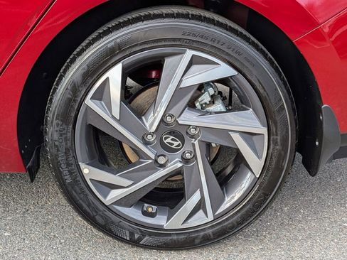 Certified 2024 Hyundai Elantra SEL w/ Convenience Package image 12