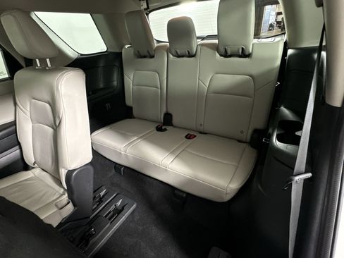 Used 2022 Nissan Pathfinder SL AWD/4WD image 24