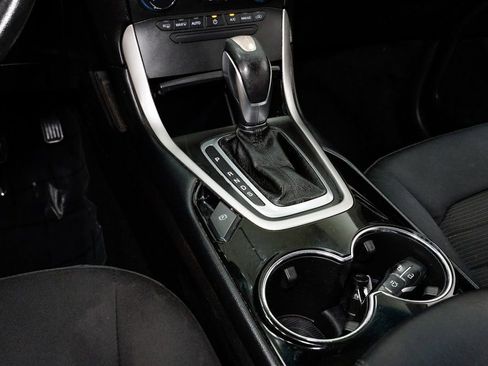 Used 2015 Ford Edge SEL image 16