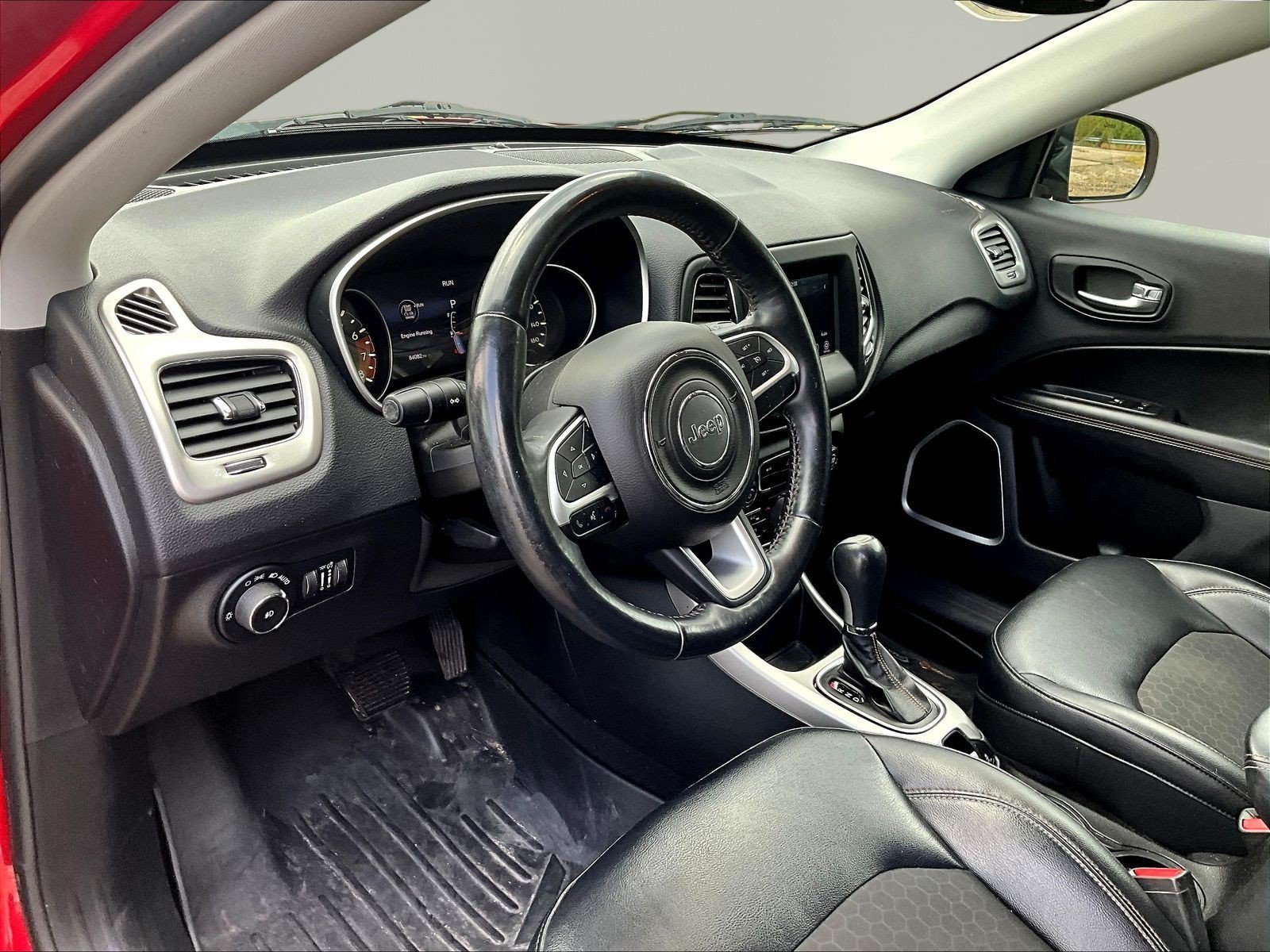 Used 2017 Jeep Compass Latitude w/ Popular Equipment Group FWD image 17