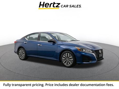Used 2025 Nissan Altima 2.5 SV FWD image 1
