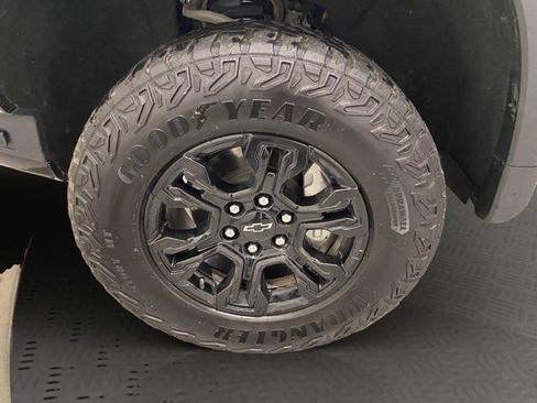 Used 2024 Chevrolet Silverado 1500 ZR2 w/ Technology Package image 27