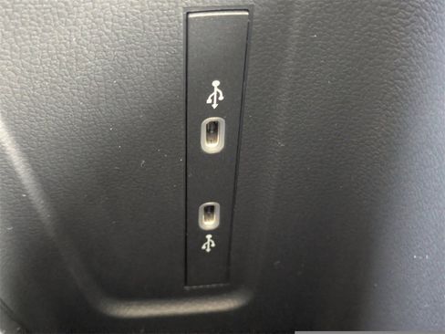 New 2025 Volkswagen Tiguan SE image 21