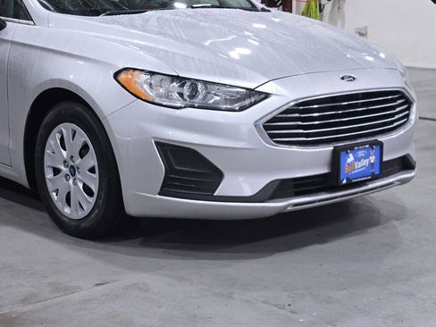 Used 2019 Ford Fusion S image 2