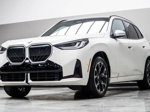 Used 2025 BMW X3 xDrive30i w/ Premium Package AWD/4WD image 8