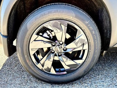 New 2026 Nissan Rogue SV image 32