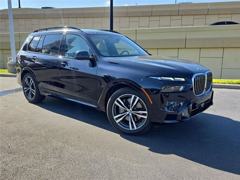 Used 2024 BMW X7 xDrive40i w/ M Sport Package image 30