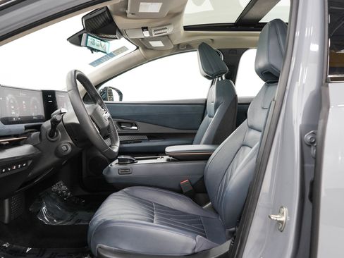 Used 2024 Nissan Ariya AWD image 25