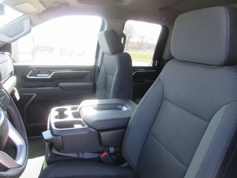 New 2026 GMC Sierra 2500 SLE w/ SLE Value Package; image 14