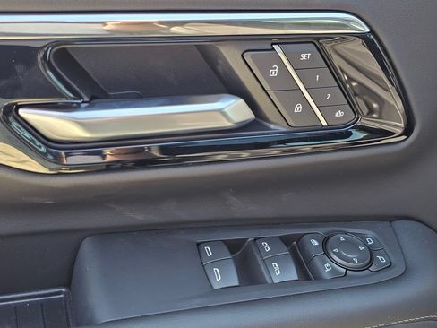 New 2026 Chevrolet Suburban Z71 w/ Comfort Package AWD/4WD image 25