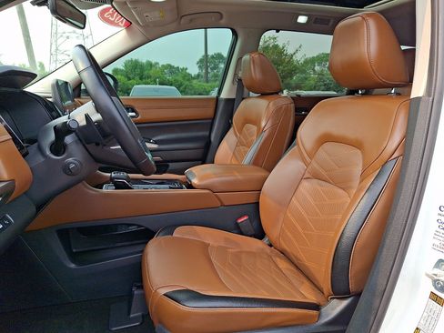 Used 2023 Nissan Pathfinder Platinum w/ Cargo Package AWD/4WD image 13