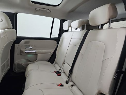 New 2026 Mercedes-Benz GLB 250 4MATIC image 21