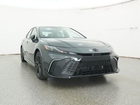 New 2026 Toyota Camry SE image 30