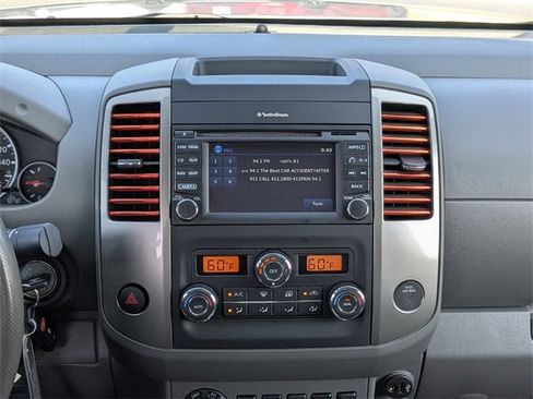 Used 2019 Nissan Frontier SL image 16