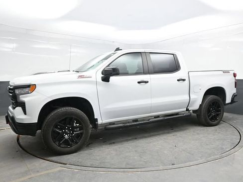 Used 2025 Chevrolet Silverado 1500 LT Trail Boss w/ Protection Package AWD/4WD image 3