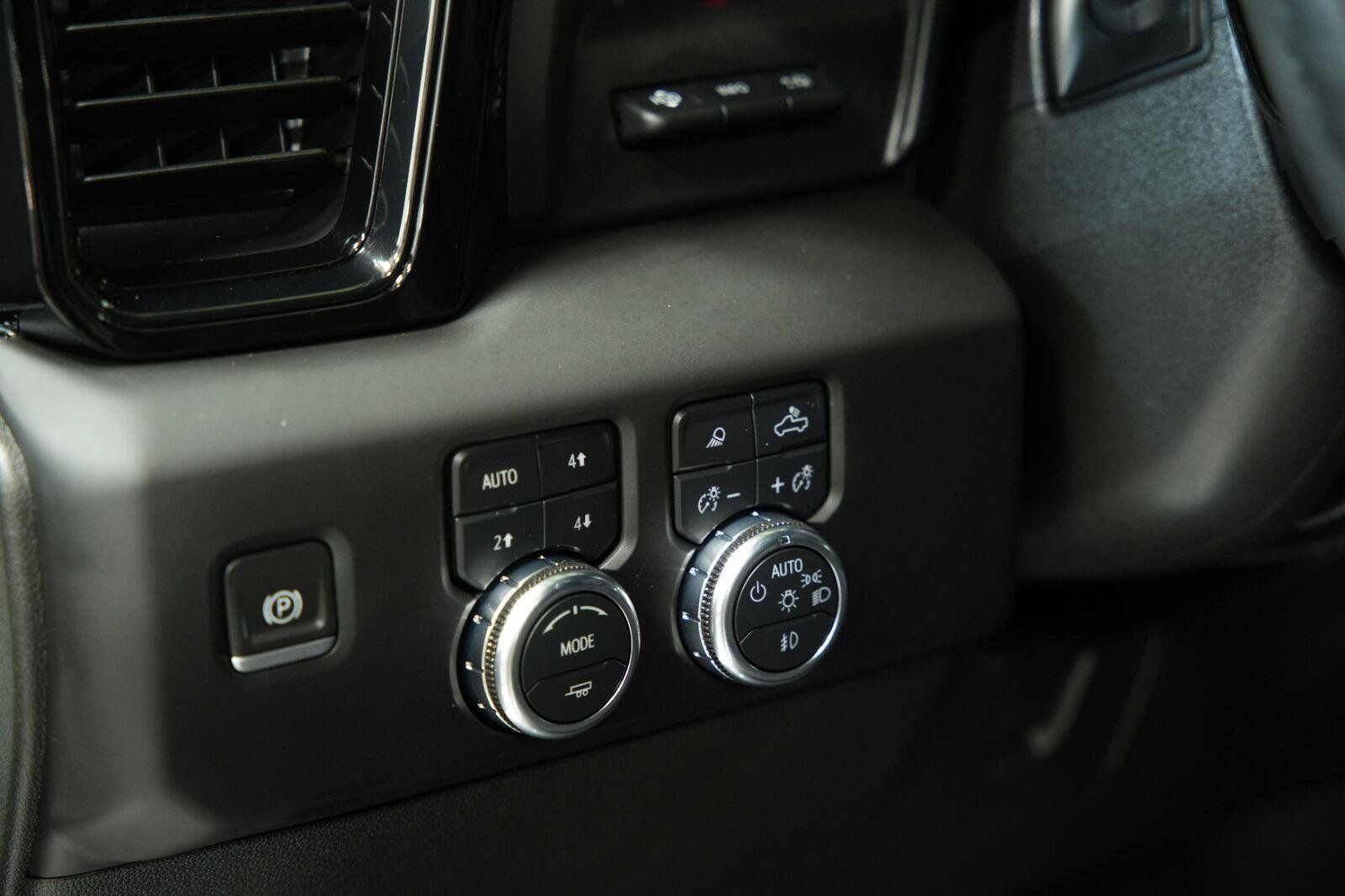 Used 2024 GMC Sierra 2500 AT4 w/ AT4 Premium Plus Package AWD/4WD image 43