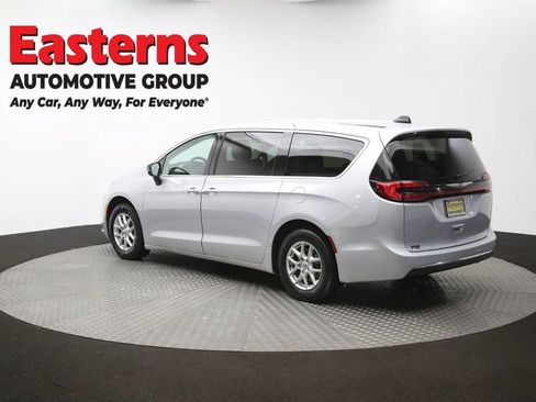Used 2024 Chrysler Pacifica Touring-L FWD image 63