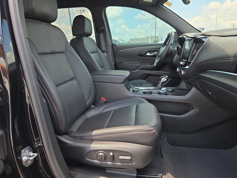 Used 2023 Chevrolet Traverse RS AWD/4WD image 16