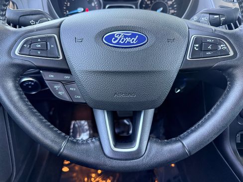 Used 2015 Ford Focus SE w/ SE Sport Package FWD image 18
