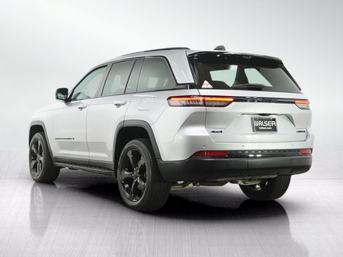 Used 2024 Jeep Grand Cherokee Limited w/ Luxury Tech Group II AWD/4WD image 3