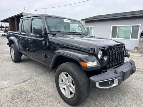 Used 2022 Jeep Gladiator Sport AWD/4WD image 3