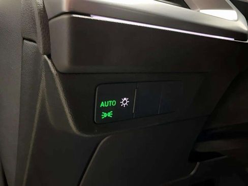 Used 2024 Audi Q4 e-tron Premium w/ Convenience Package image 34