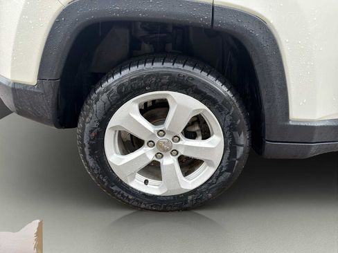 Used 2020 Jeep Compass Latitude w/ Cold Weather Group AWD/4WD image 26