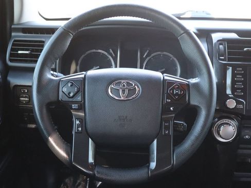 Used 2020 Toyota 4Runner TRD Off-Road AWD/4WD image 18