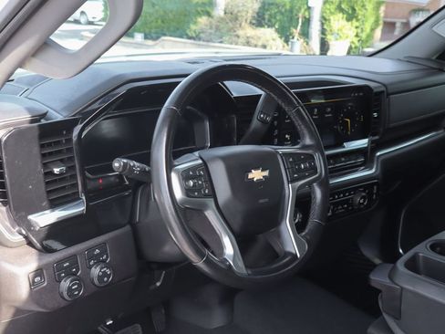 Used 2023 Chevrolet Silverado 1500 LT AWD/4WD image 23