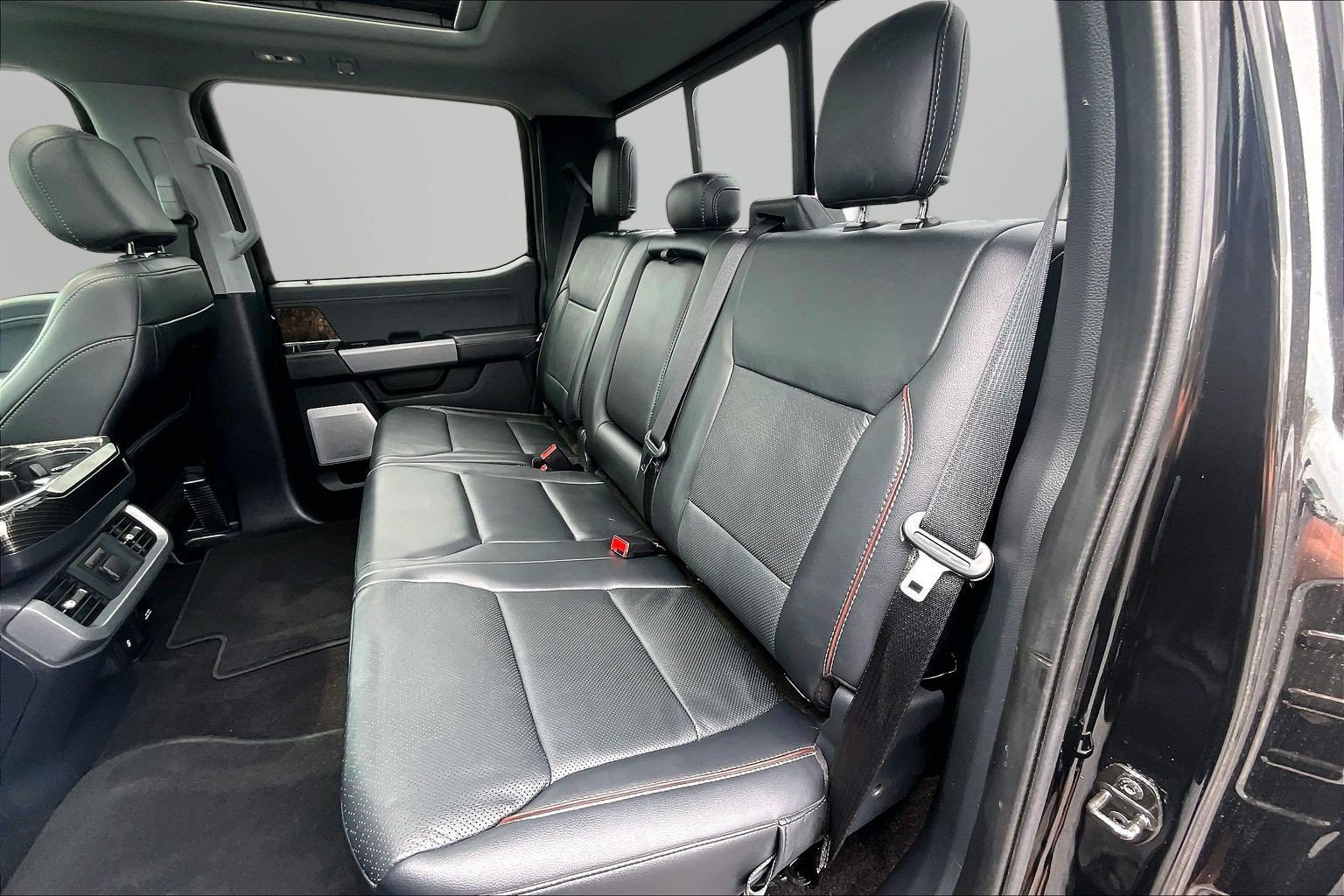 Used 2021 Ford F150 Lariat w/ Equipment Group 502A High AWD/4WD image 18