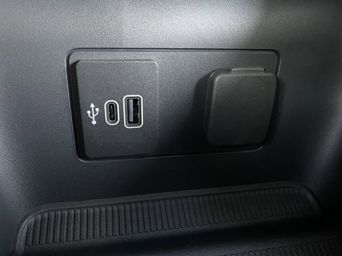 New 2026 Ford Explorer Active w/ Active Comfort Package image 13