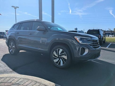 New 2026 Volkswagen Atlas SE FWD image 3