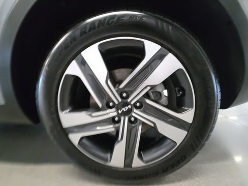 Used 2023 Kia Sorento EX AWD/4WD image 28
