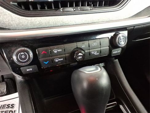 Used 2024 Jeep Compass Latitude image 20