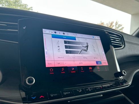 Used 2024 Jeep Wagoneer Series II image 29