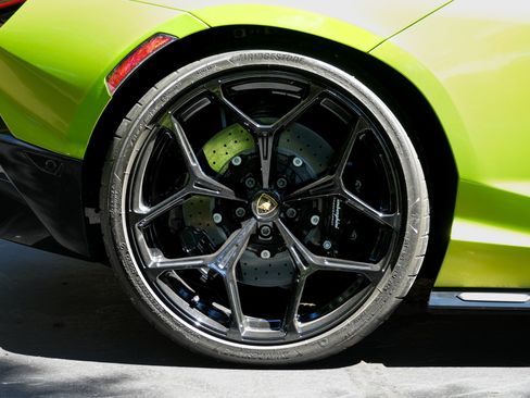 Used 2025 Lamborghini Revuelto AWD/4WD image 26