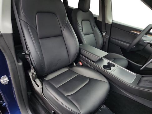 Used 2022 Tesla Model Y Performance image 21