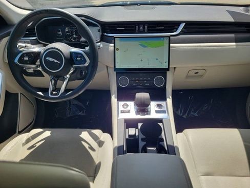 Used 2021 Jaguar F-PACE R-Dynamic S image 2