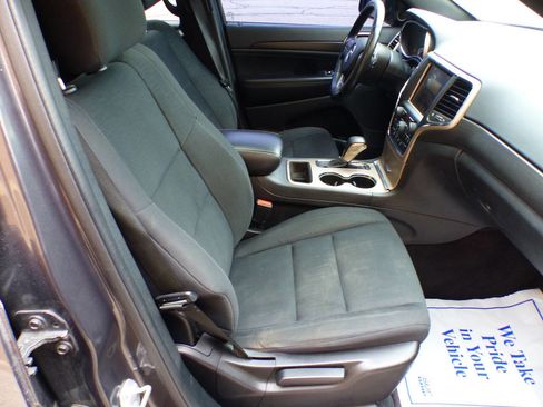 Used 2016 Jeep Grand Cherokee Laredo w/ Quick Order Package 23E image 22