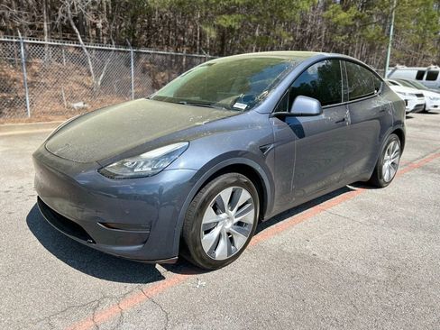 Used 2021 Tesla Model Y Long Range image 3