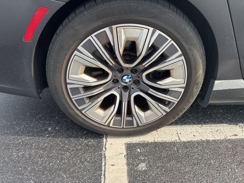 Used 2023 BMW i7 xDrive60 AWD/4WD image 6