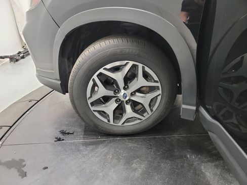 Used 2019 Subaru Forester Premium image 30