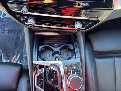 Used 2020 BMW 530e w/ Convenience Package image 25