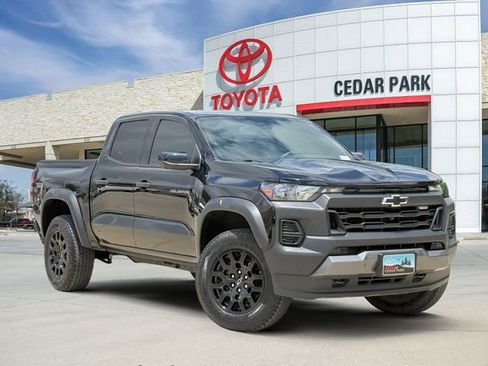 Used 2024 Chevrolet Colorado Trail Boss w/ Technology Package AWD/4WD image 1