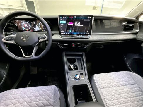 New 2026 Volkswagen Tiguan S image 7