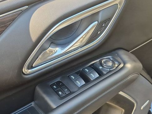 Used 2024 Chevrolet Tahoe LT RWD image 16
